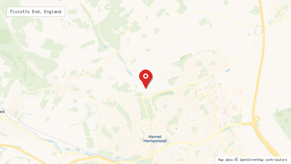 Street map of Piccotts End, England with location pin